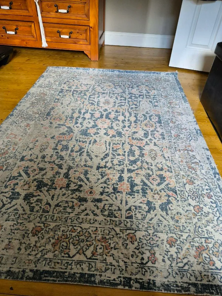 Vintage style rug - Image 1