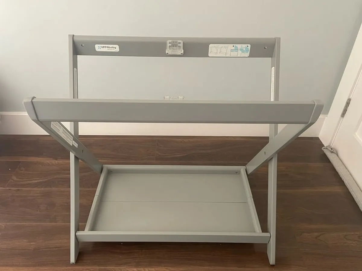 UppaBaby bassinet stand - Image 2