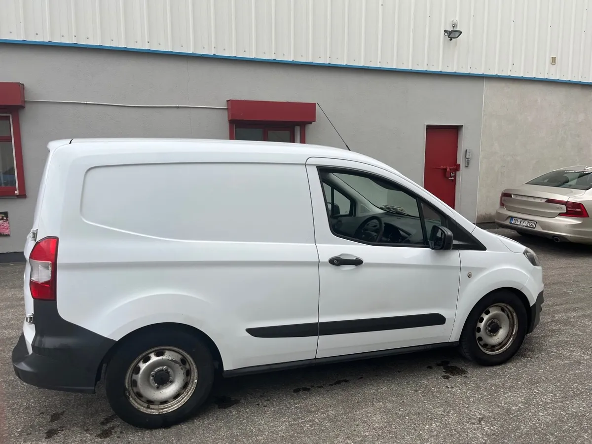 Ford Transit Courier 2015 - Image 1