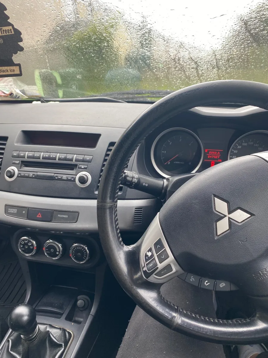 Mitsubishi Lancer 2011 - Image 4