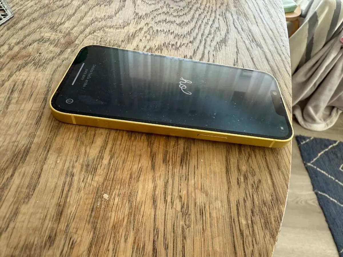 iPhone 14 - Image 3