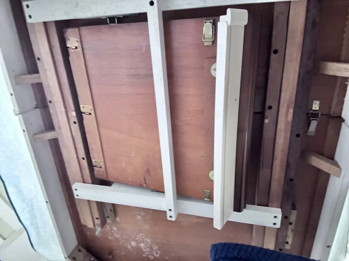 Free dining table good condition - Image 4