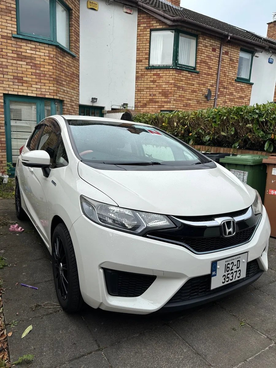 Honda Fit Hybrid 2016 new tyres all service done - Image 4