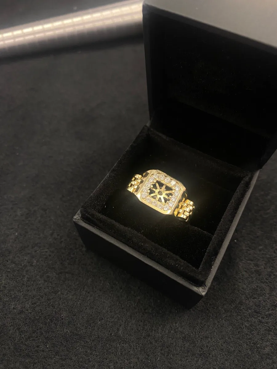 9ct Gold Ring CZ 9k - Image 1