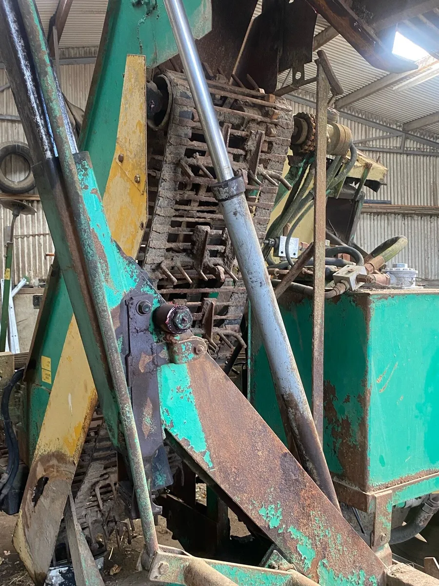 Beet harvester - Image 4