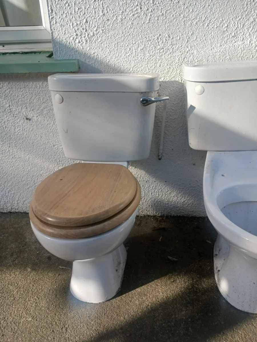 Toilets - Image 3