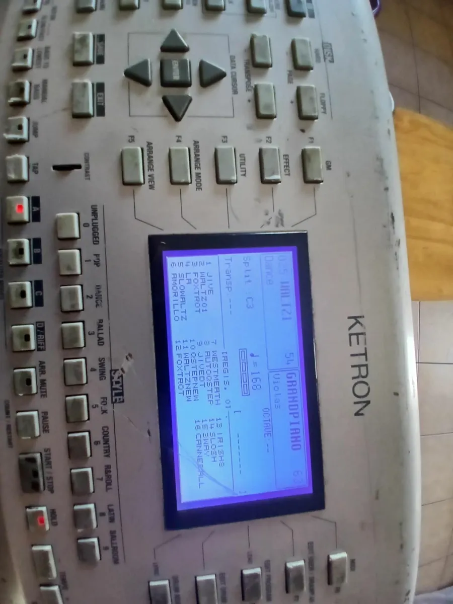 Ketron sd5 fully loaded with irish and country - Image 4