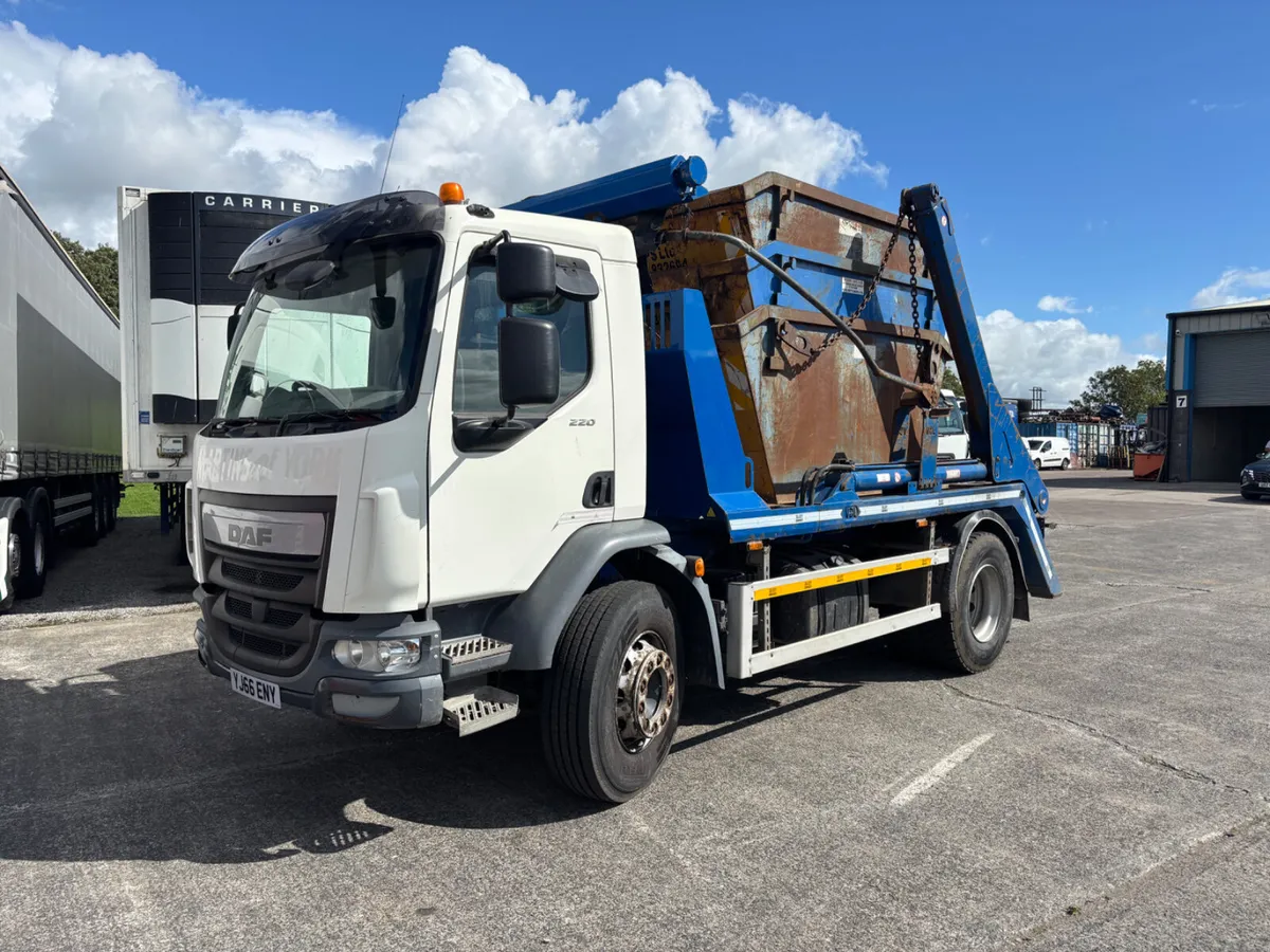 2017 DAF 18 Ton SKIP Truck  choice  8 yard skips - Image 1