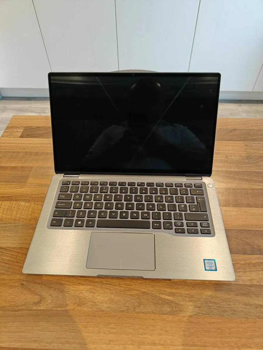 DELL Latitude 7400 2-in-1 360 Rotated Touchscreen - Image 2