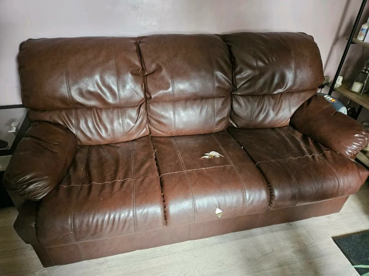3 seater brown leather sofa and reclining armchair - Image 1