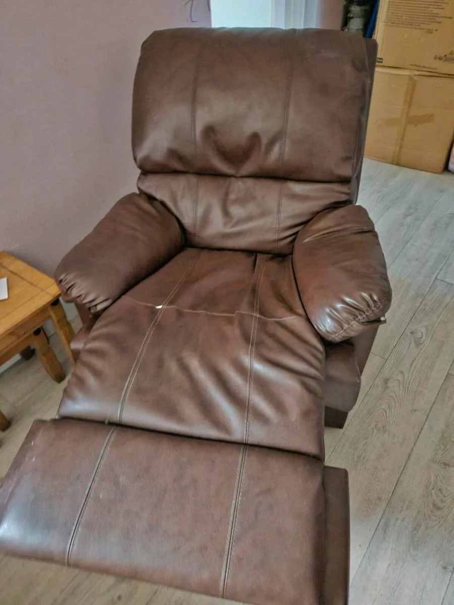 3 seater brown leather sofa and reclining armchair - Image 2