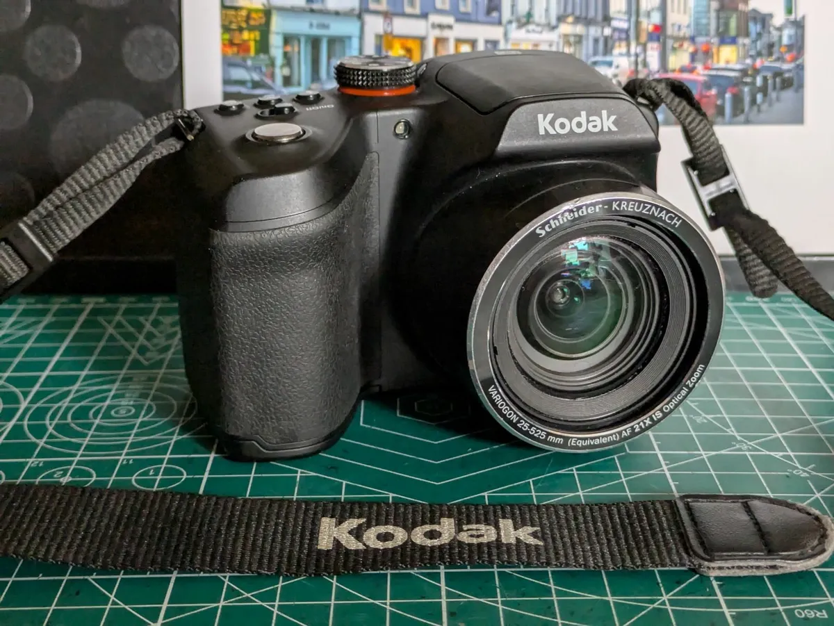 Kodak 14 MP CCD🌈 superzoom 21x Schneider lens - Image 1