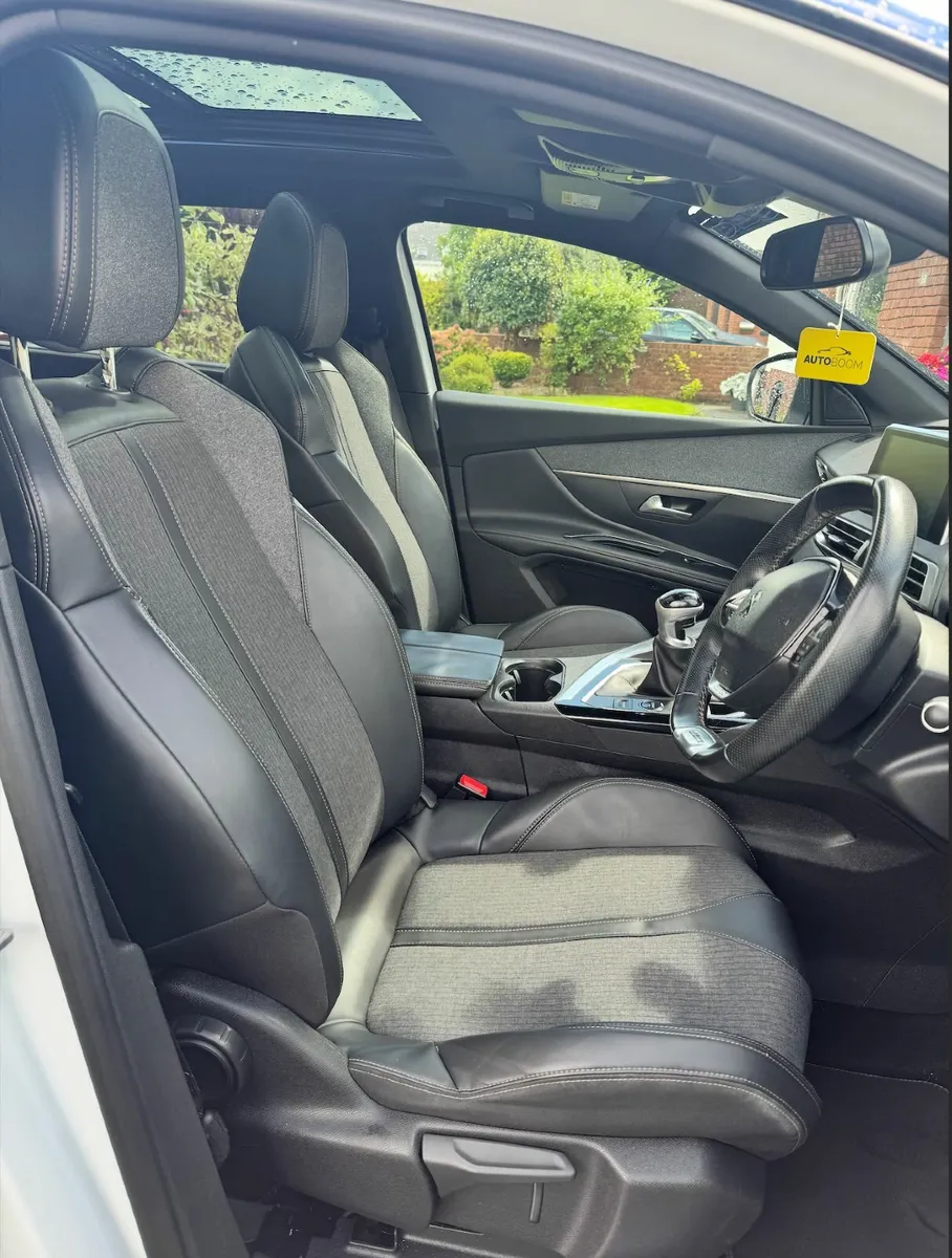 Peugeot 5008 2018 - Image 2