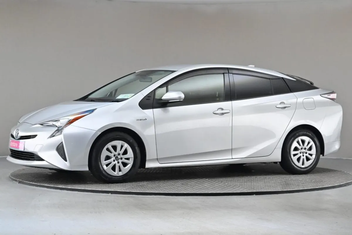 Toyota Prius 1.8 Hybrid  1years Warranty - Image 4