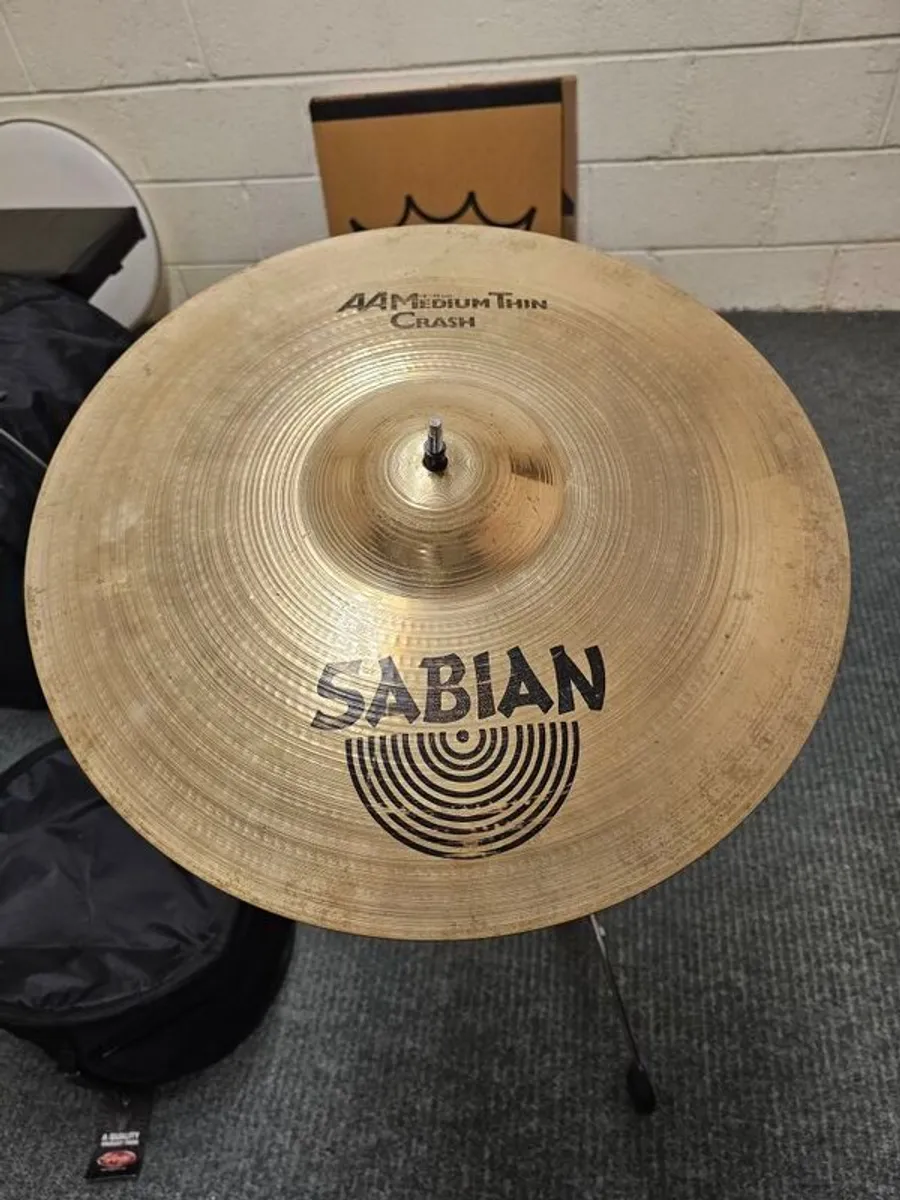 Sabian AA 18" medium thin crash cymbal - Image 1