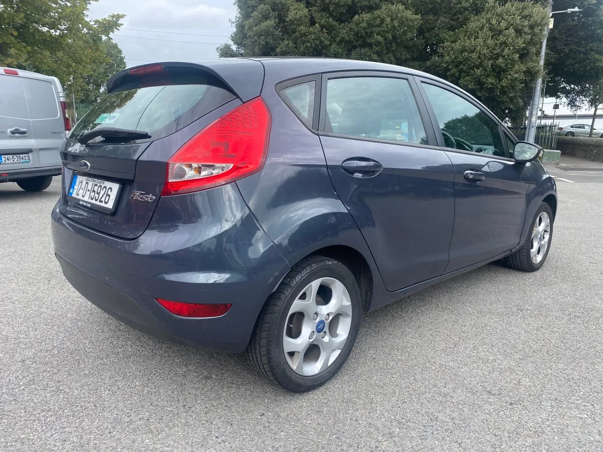 Ford Fiesta 2012 - Image 2