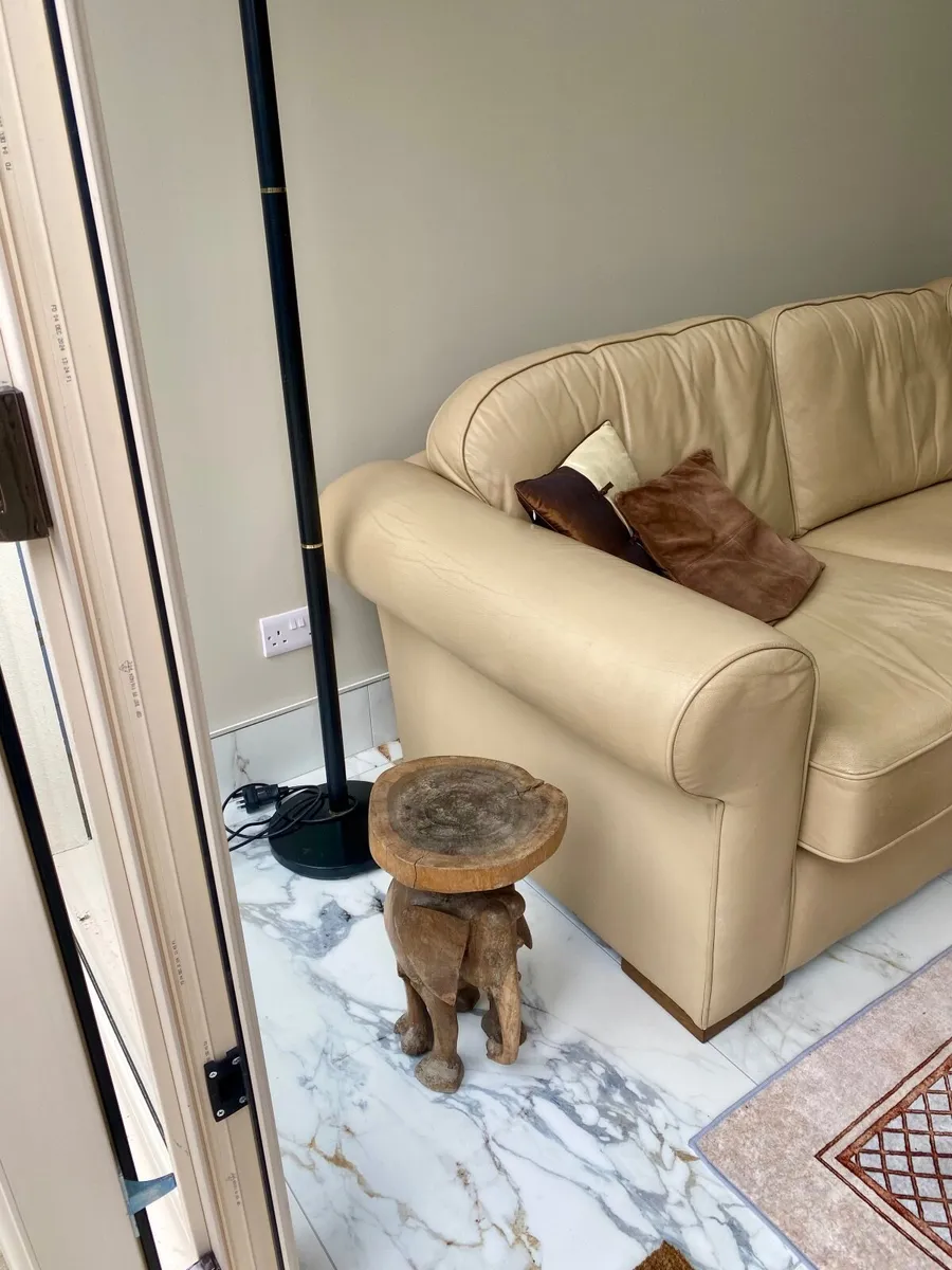 Leather couch - Image 1