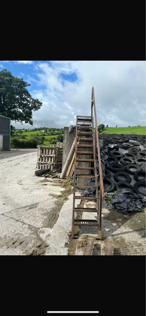 Steel stairs - Image 2