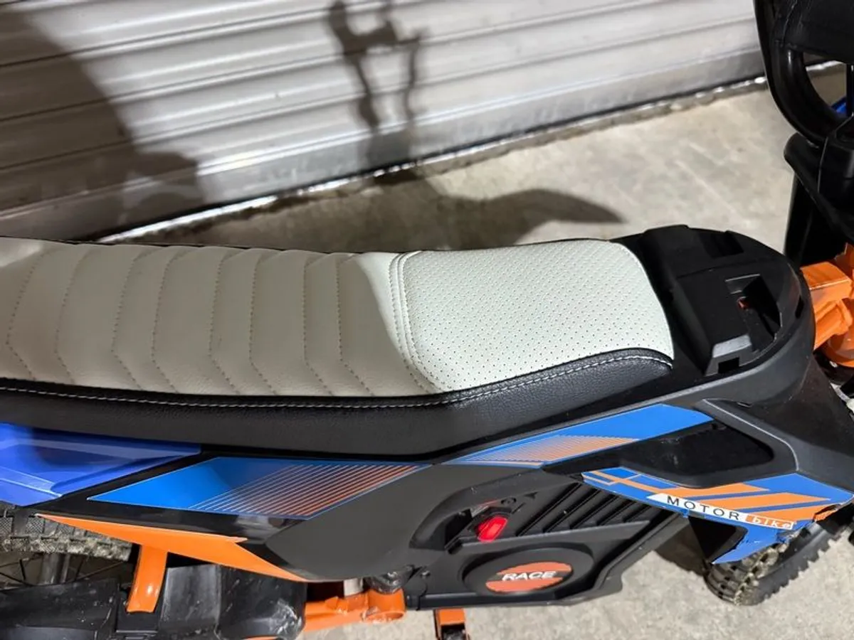 24v Dirt Bike - Speed up to 20km/ph - New Battery - Image 3