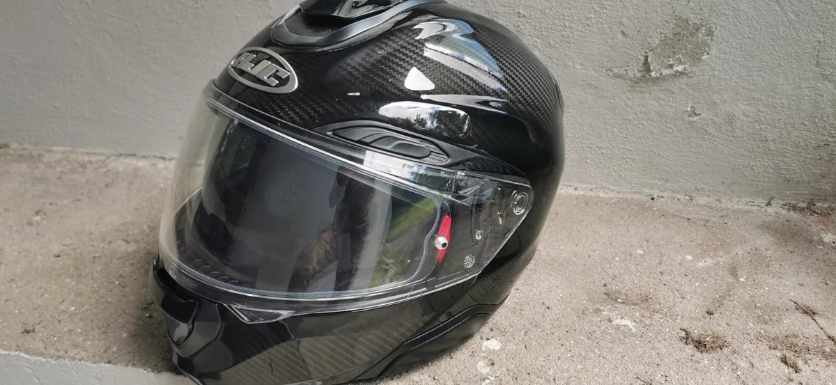 Motorcycle helmet - Image 2