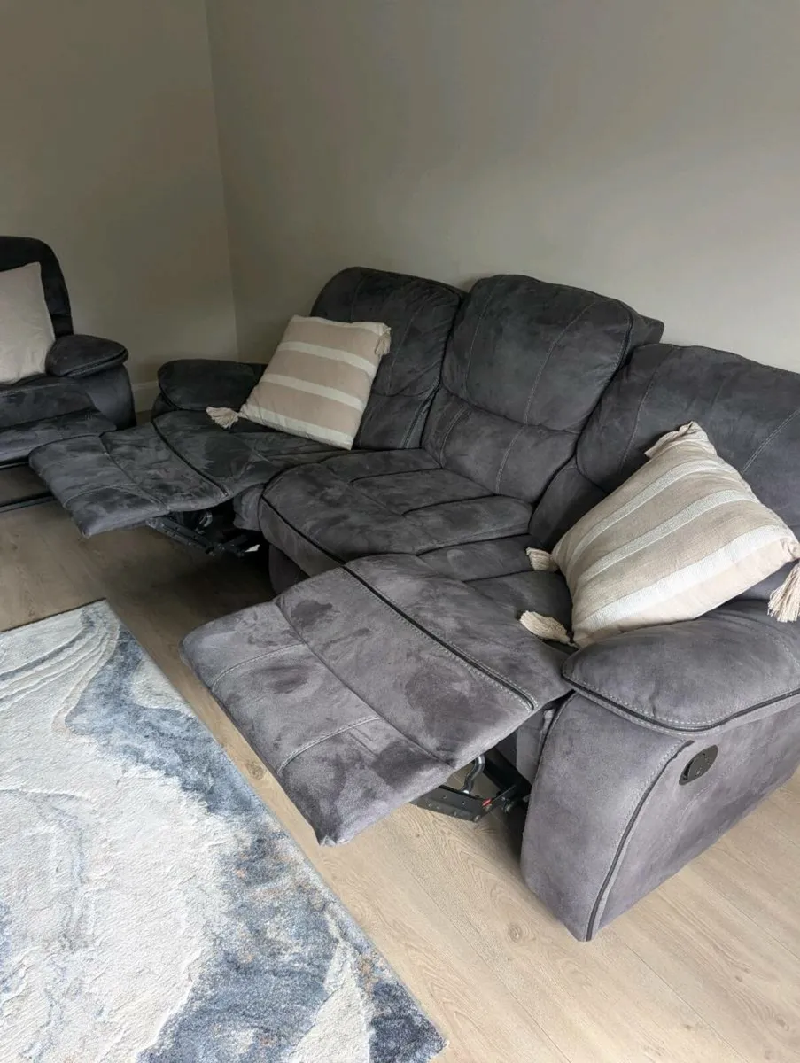 3 seater sofa and 2 seater sofa - Image 3