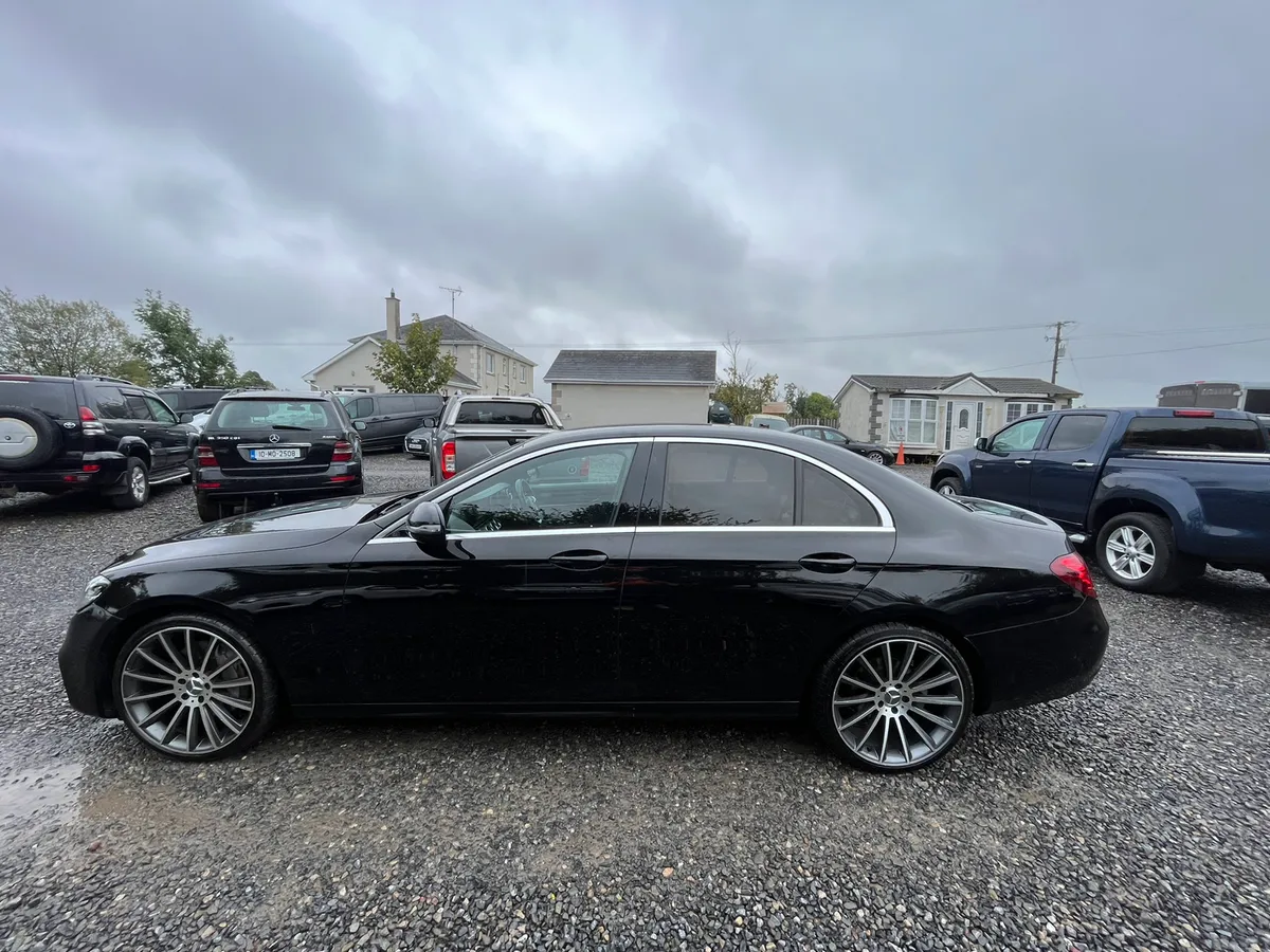 2017 MERCEDES-BENZ E220 AMG LINE - Image 3