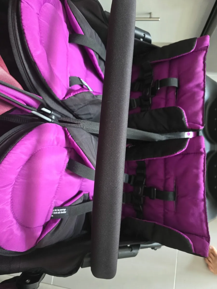 As New out N About Double stroller V4 - Image 3