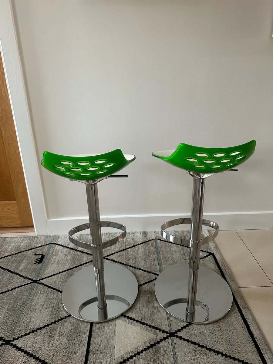 2 x Calligaris Space Age stools - Image 4