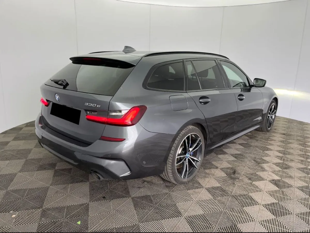 BMW 3-Series 330e M SPORT AUTO HYBRID ESTATE - Image 4
