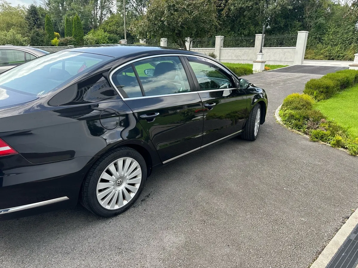 Car - Image 4