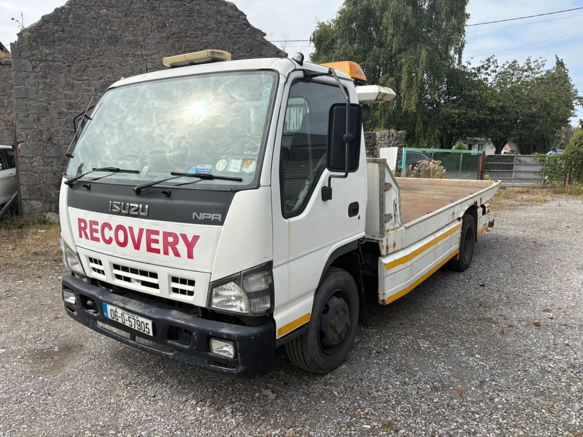 2006 Isuzu NPR Tow Truck Heavy Duty Tilt and slide - Image 3