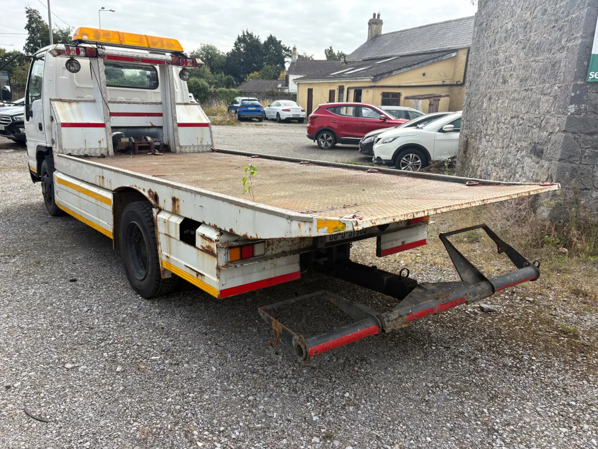 2006 Isuzu NPR Tow Truck Heavy Duty Tilt and slide - Image 4