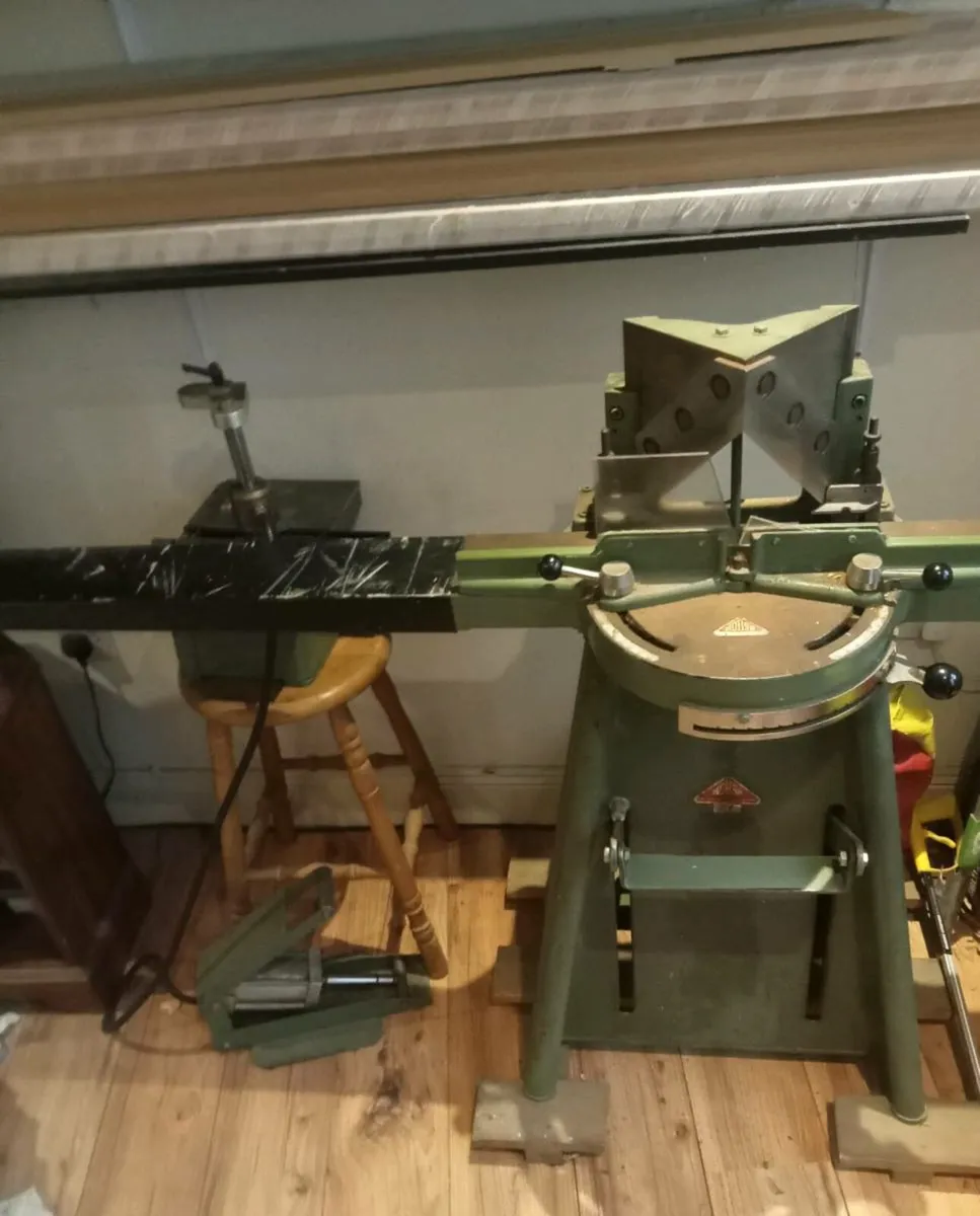 Framing machinery Morso foot operated guillotine - Image 1
