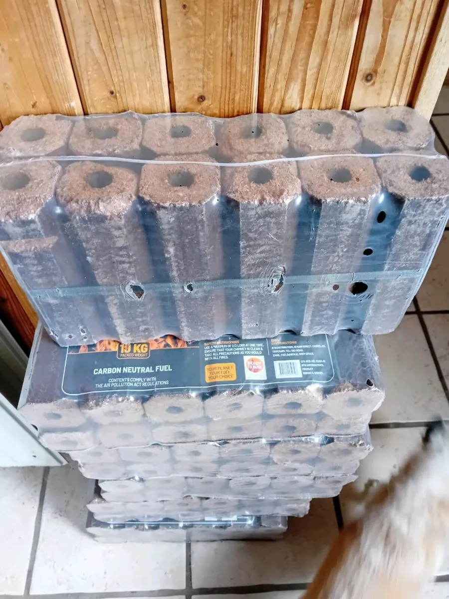 Eco briquettes 5 euros each - Image 2