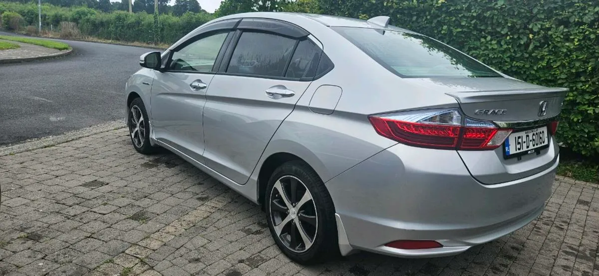 2015 HONDA GRACE.1.5PETROL HYBRID - Image 4