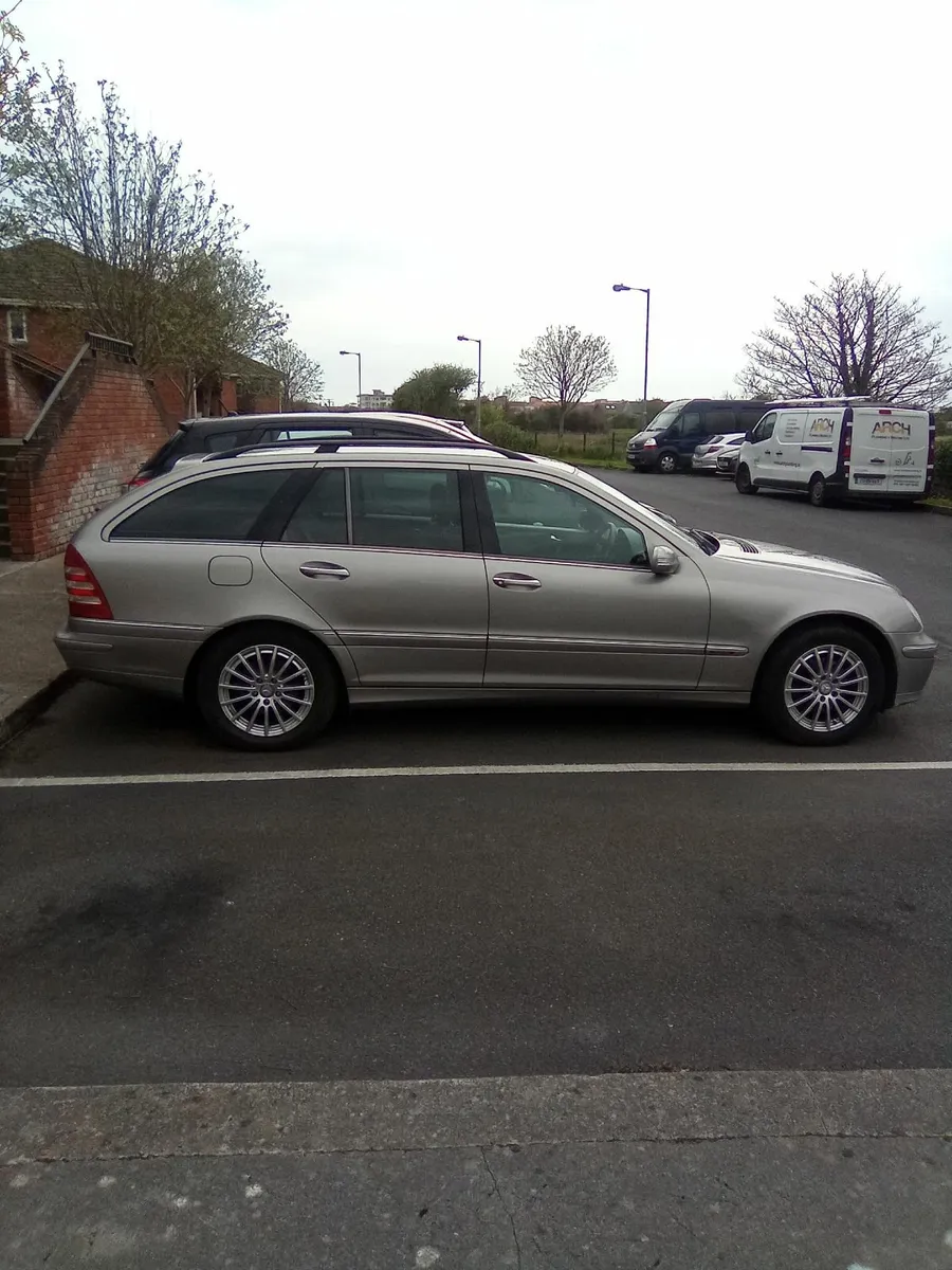 Mercedes-Benz C-Class 2004 - Image 1