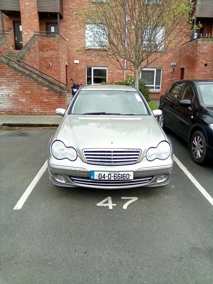 Mercedes-Benz C-Class 2004 - Image 3