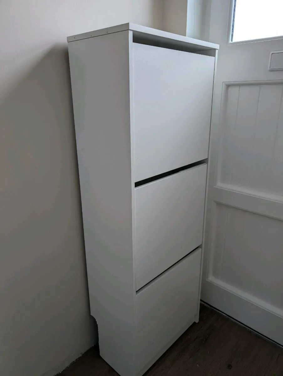 Shoe cabinet - Image 1