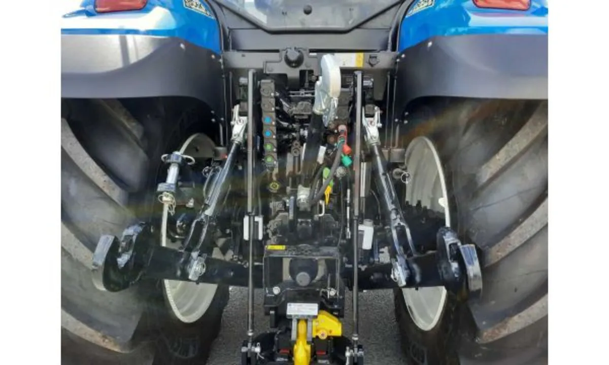 New Holland T6.180 Electro Command - Image 4