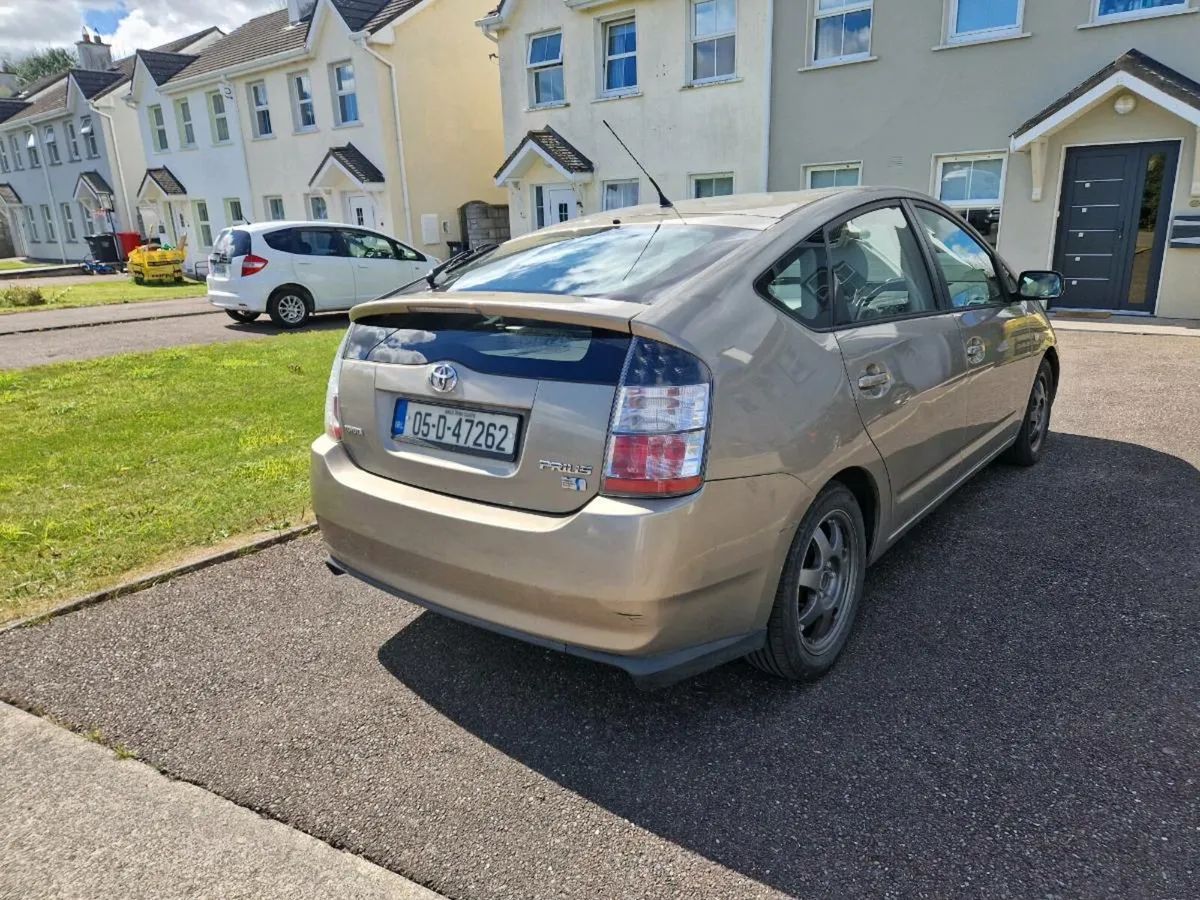 Toyota prius 2005 1,5 petrol ⛽️ - Image 3