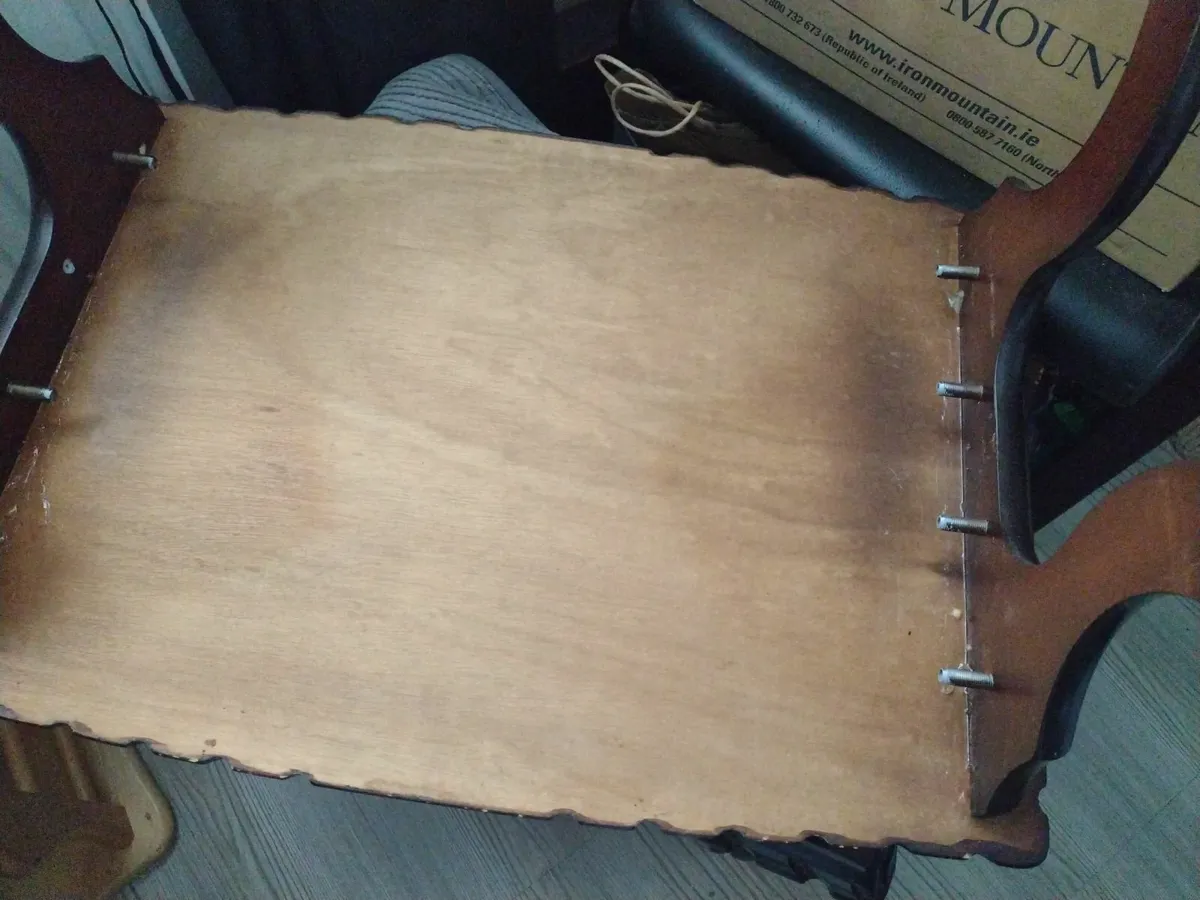 Antique mahogany coffee table or side table - Image 4