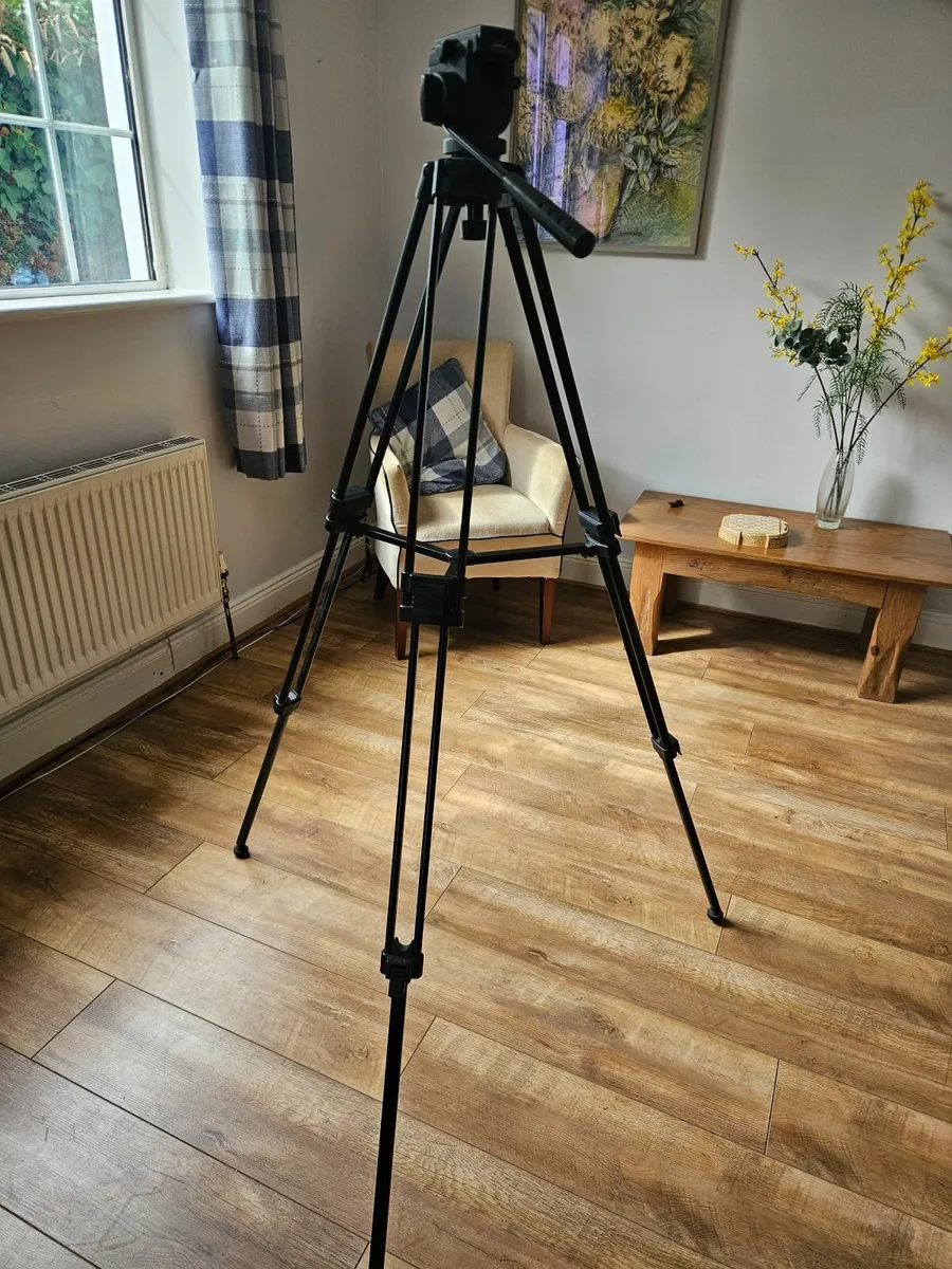 Camera Tripod - Image 2