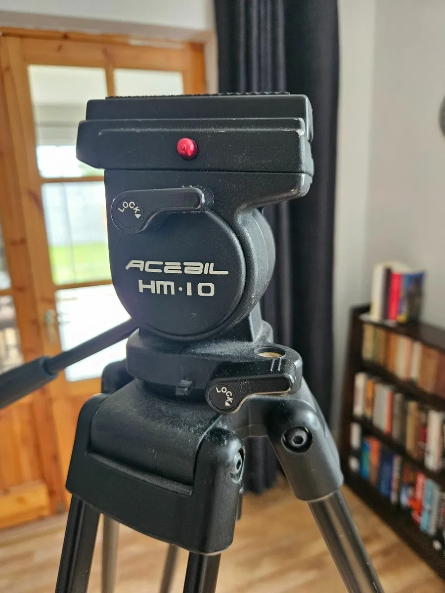 Camera Tripod - Image 3