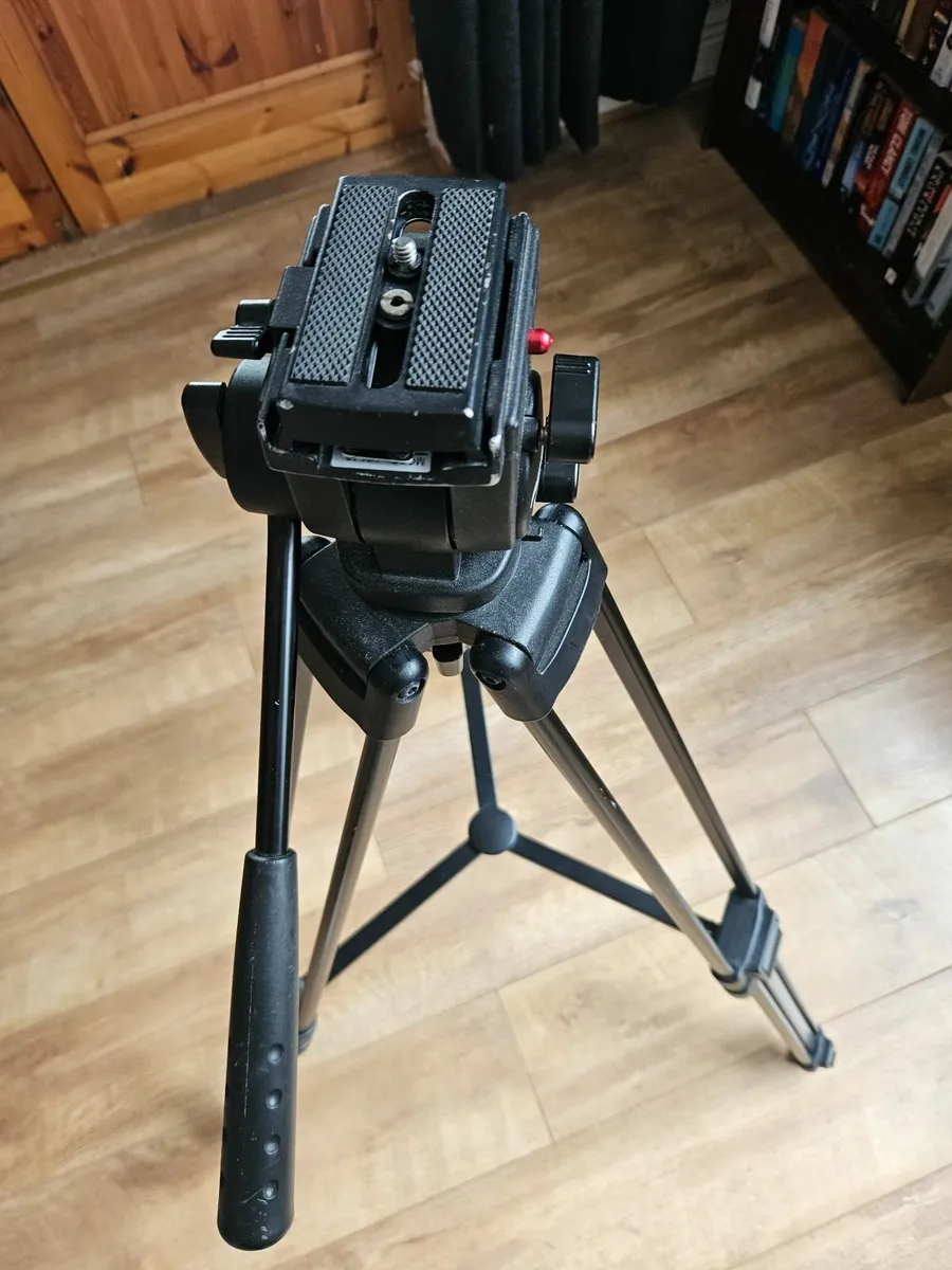 Camera Tripod - Image 4