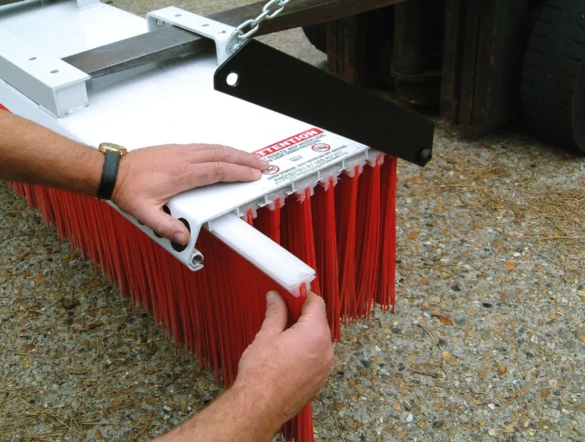 Mega Broom Yard Brush - Image 3