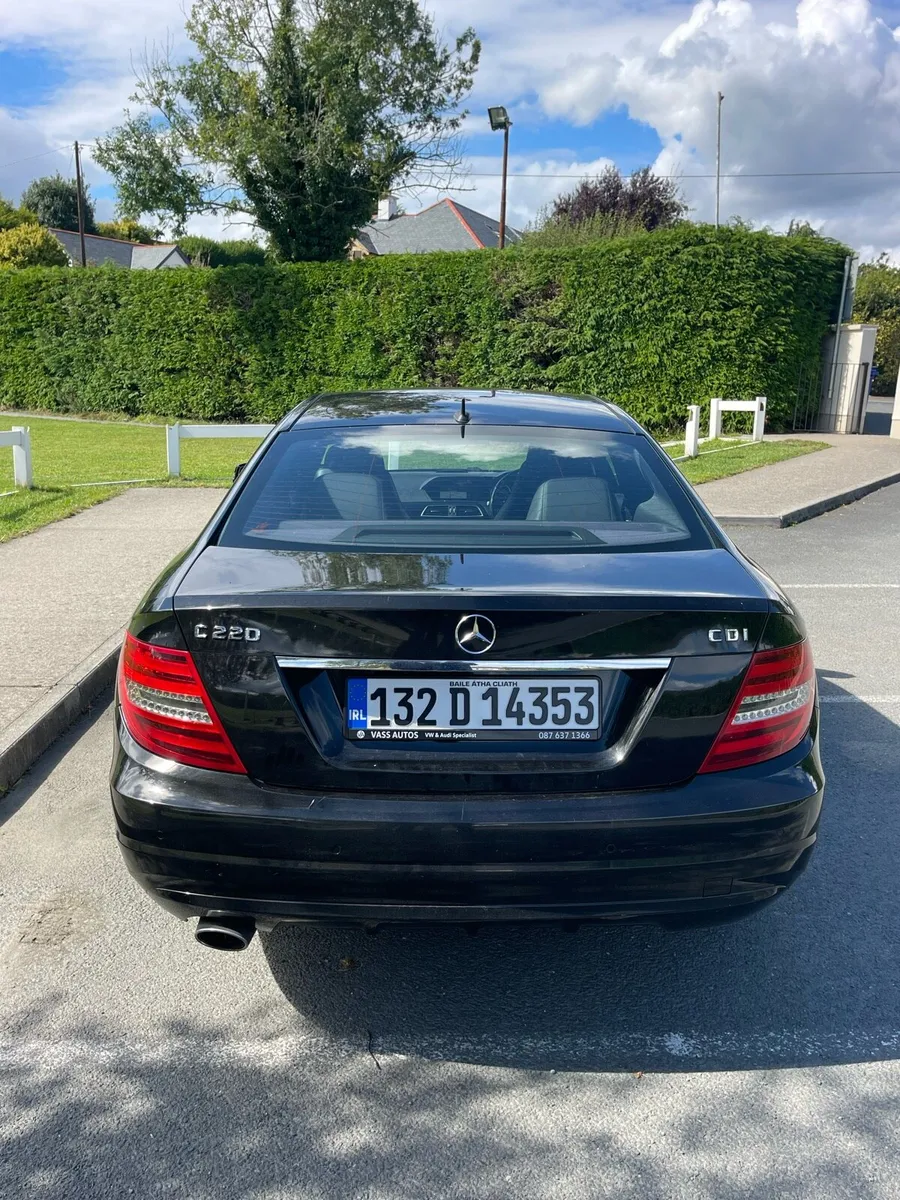 Car - Image 3