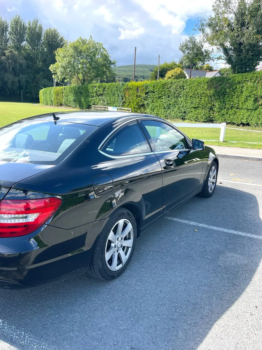 Car - Image 4