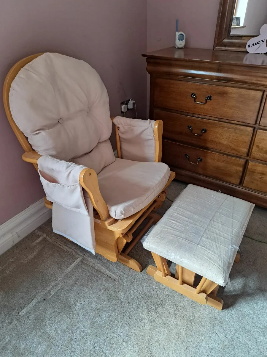 Nursing chair with foot stool - Image 1