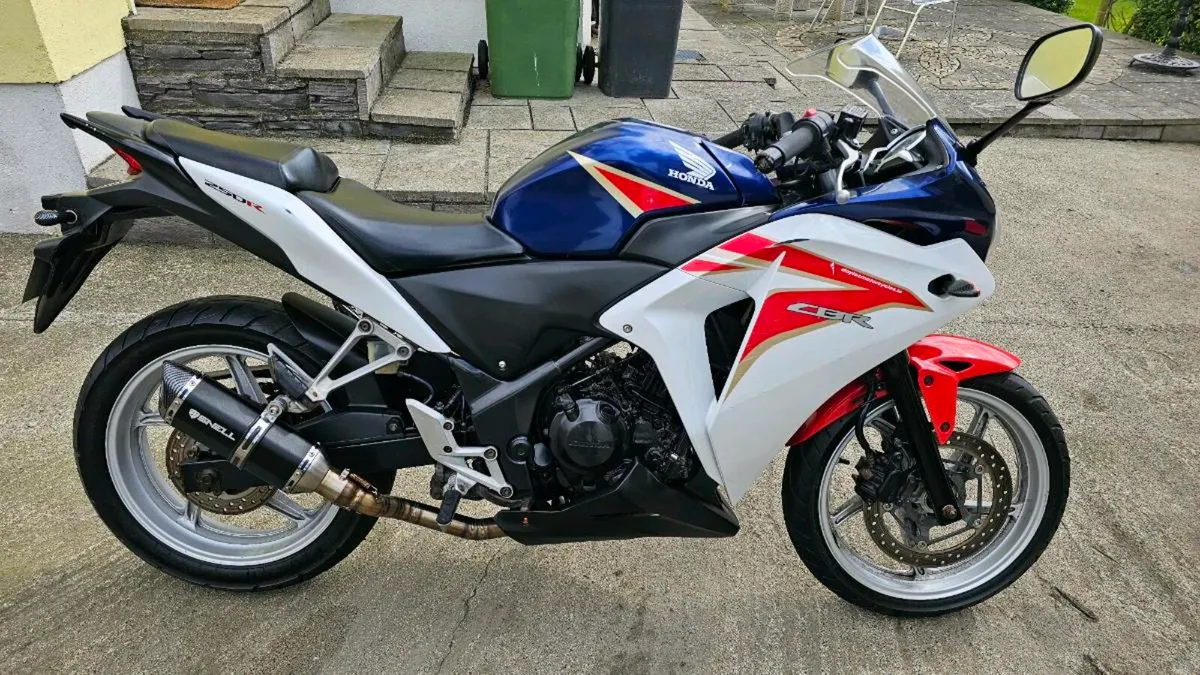 Honda CBR250R - Image 1