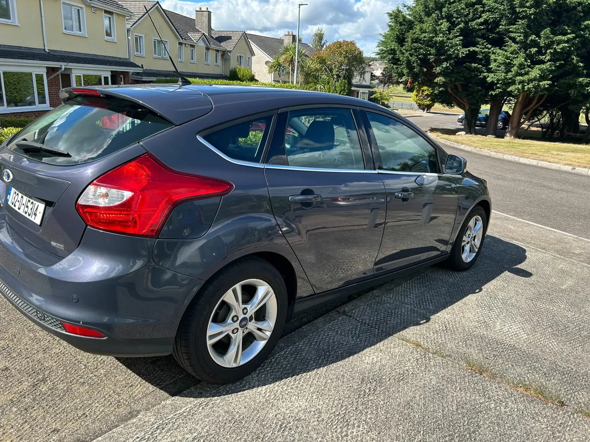 Ford Focus ZETEC 1.6 Diesel Low Mileage and Tax - Image 3